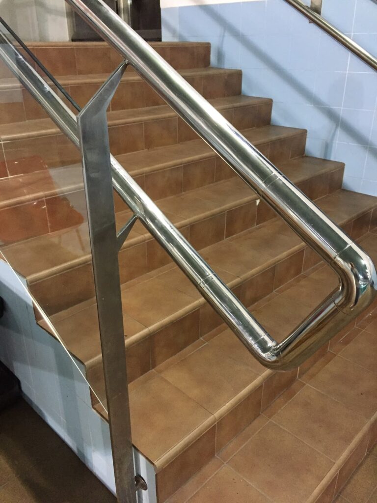 Fabricación e Instalación de Barandillas Metálicas en españa – Cercados y Metales SL (30)
