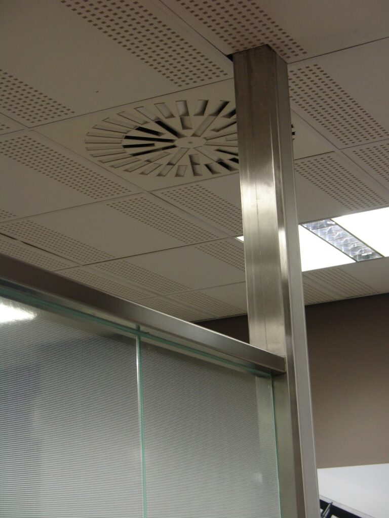 Fabricación e Instalación de Despachos Inox en Valencia y España (3)