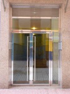 Fabricación e Instalación de Puertas y Portones Metálicos en Valencia y España (54)